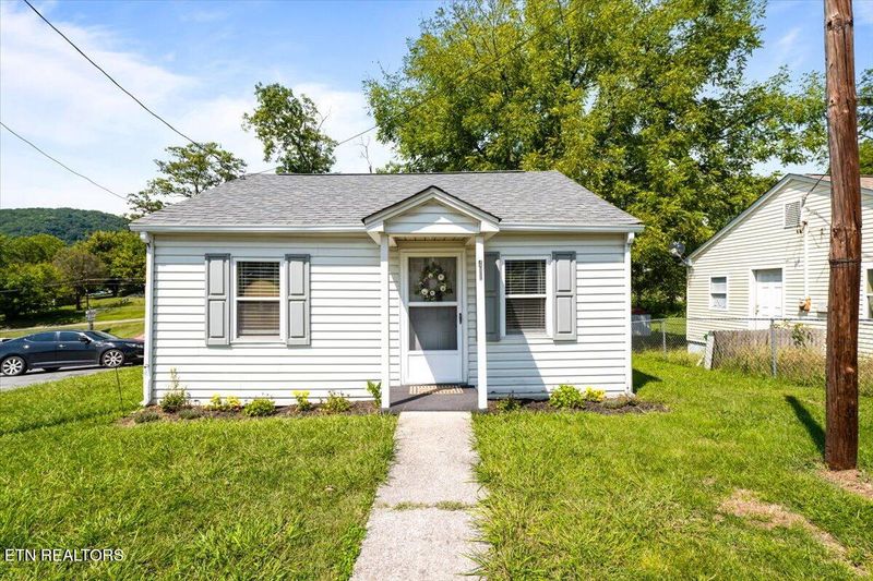 411 E Chestnut St, Lafollette, TN 37766