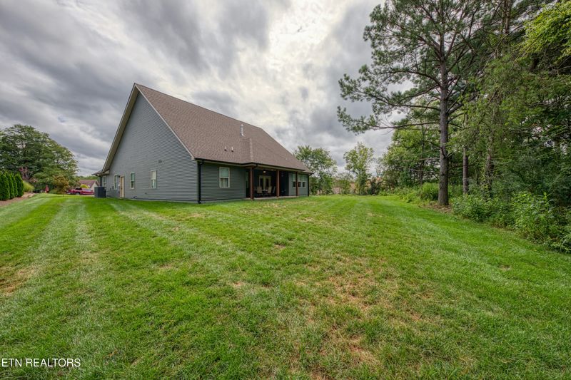 411 Elokwa Pl, Loudon, TN 37774