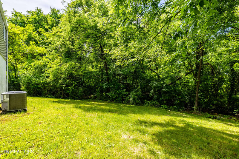 411 Landau Dr, Maryville, TN 37801