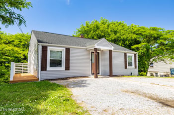 411 Landau Dr, Maryville, TN 37801
