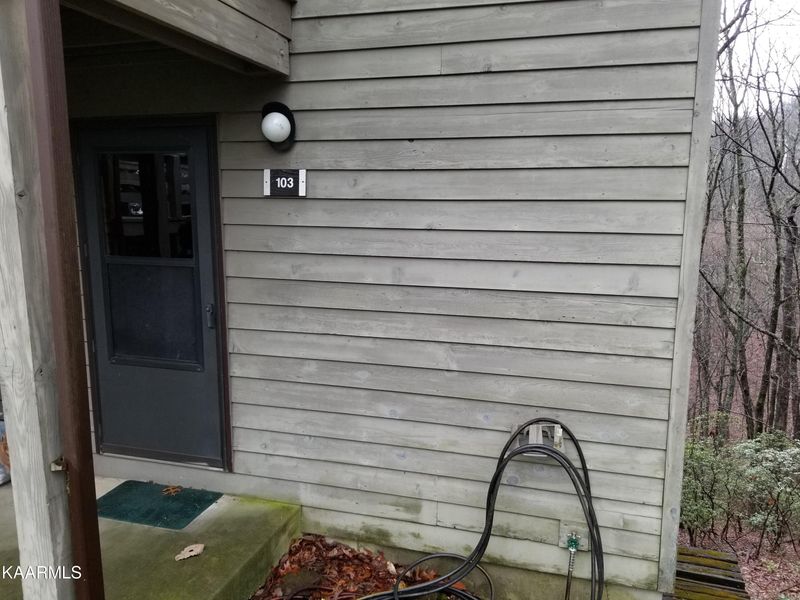 411 Moytoy Rd U 103, Crab Orchard, TN 37723