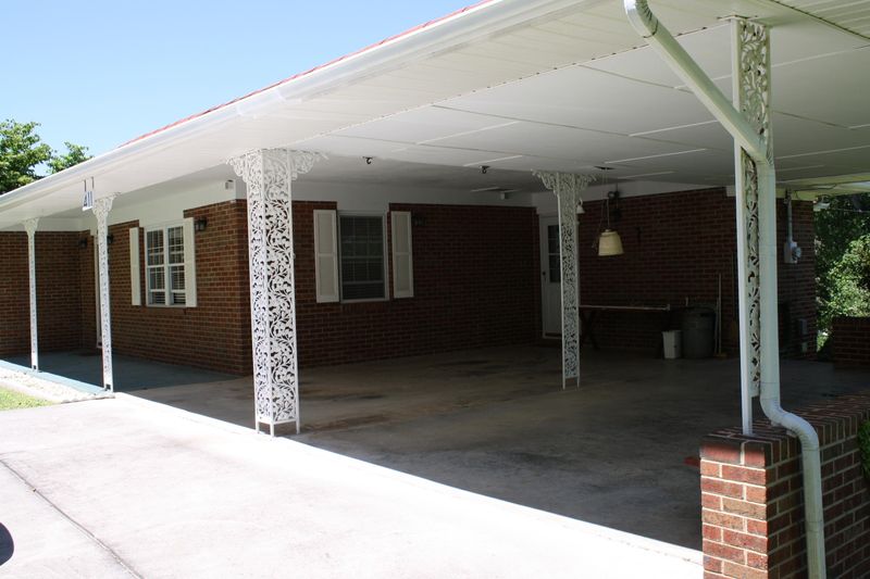 411 N 4th St, Kingston, TN 37763