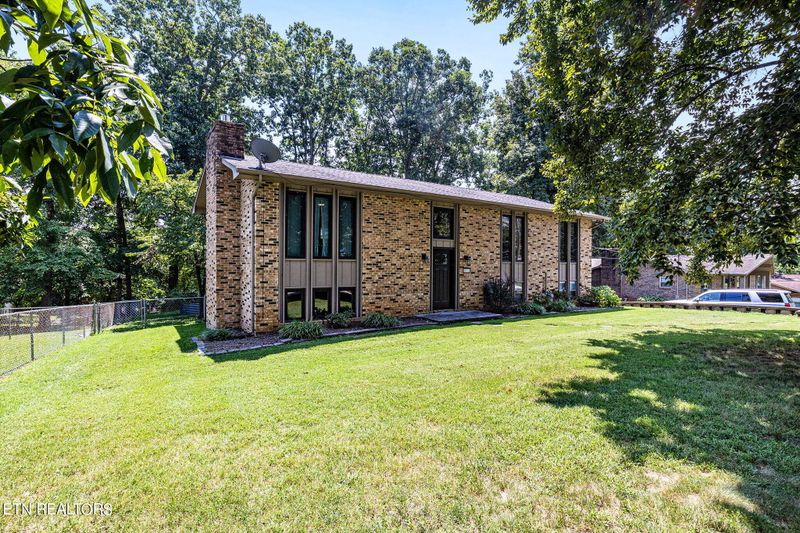 411 Overlook Dr, Seymour, TN 37865