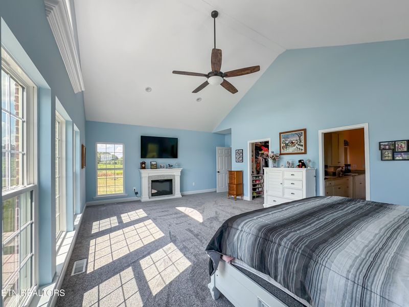 411 Robbins St, Sweetwater, TN 37874