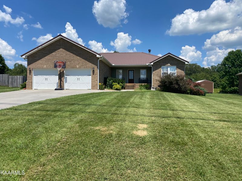 411 Temple Rd, Maryville, TN 37804