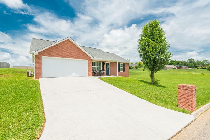 4111 Rainbow Hill Ln, Knoxville, TN 37938
