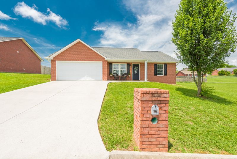 4111 Rainbow Hill Ln, Knoxville, TN 37938