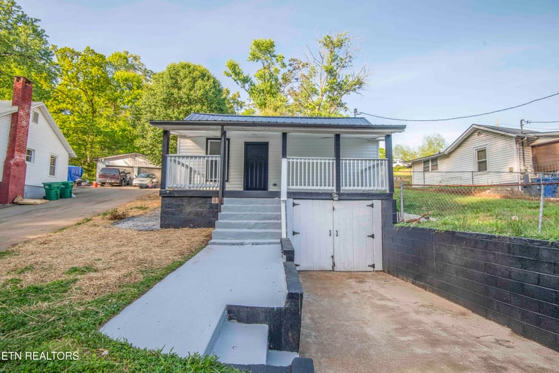 4112 Edington Rd, Knoxville, TN 37920