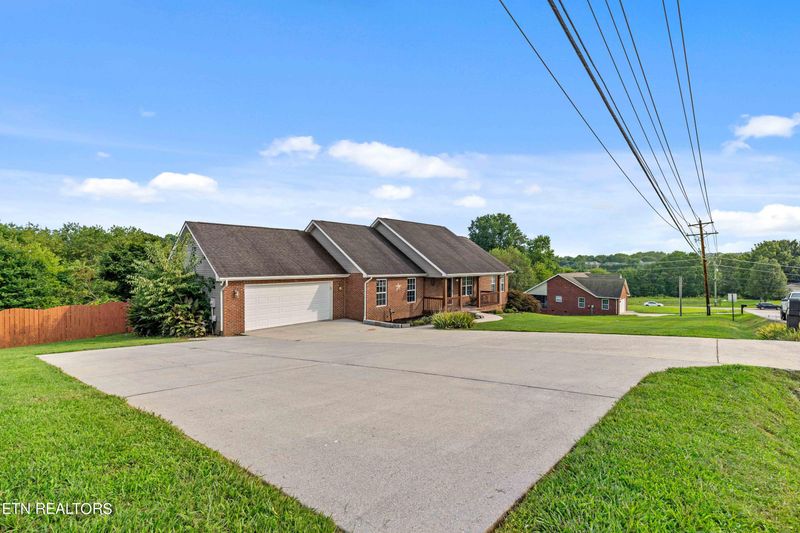 4112 Pea Ridge Rd, Maryville, TN 37804