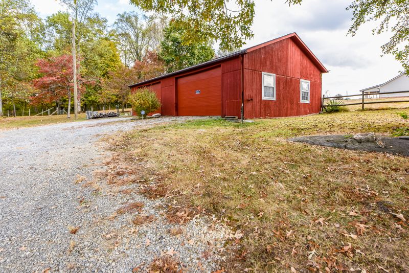 4113 Light Pink Rd, Louisville, TN 37777