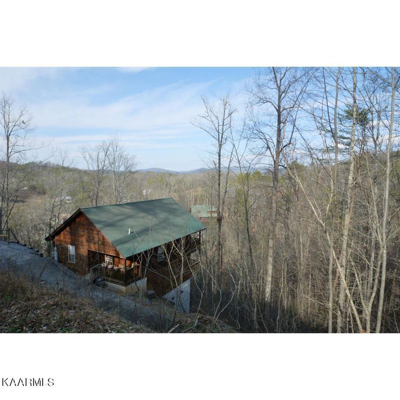 4114 Dollys Dr, Sevierville, TN 37876