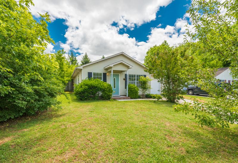 4116 Walker Blvd, Knoxville, TN 37917