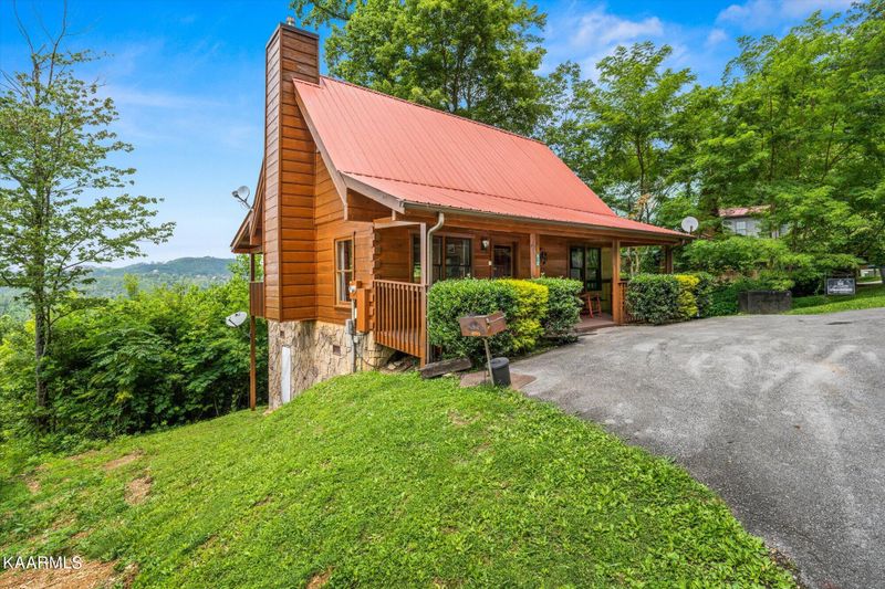 412 Abrams Falls Way, Gatlinburg, TN 37738