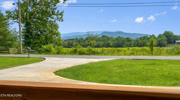412 Apple Valley Rd, Sevierville, TN 37862