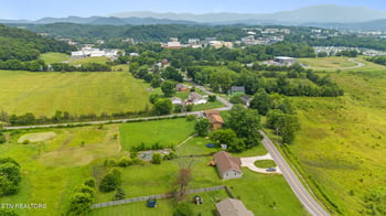 412 Apple Valley Rd, Sevierville, TN 37862