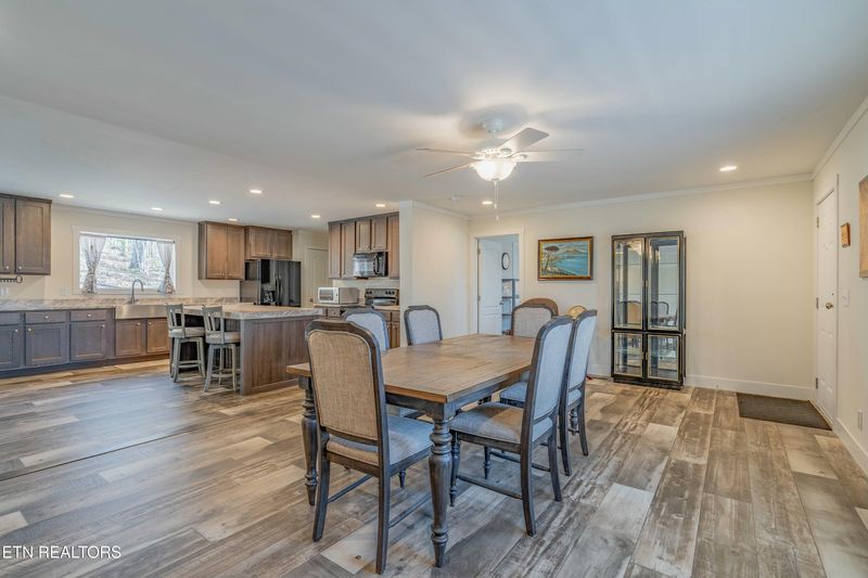 412 Balfour Dr, Harriman, TN 37748