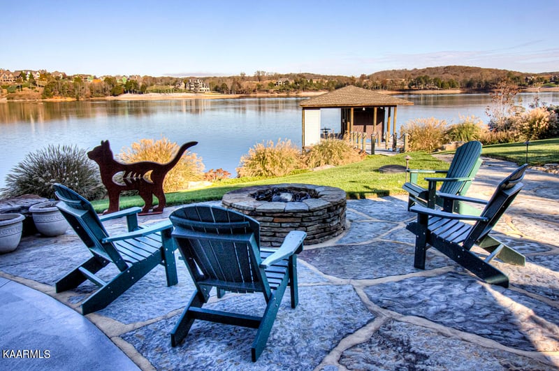 412 Cayuga Dr, Loudon, TN 37774
