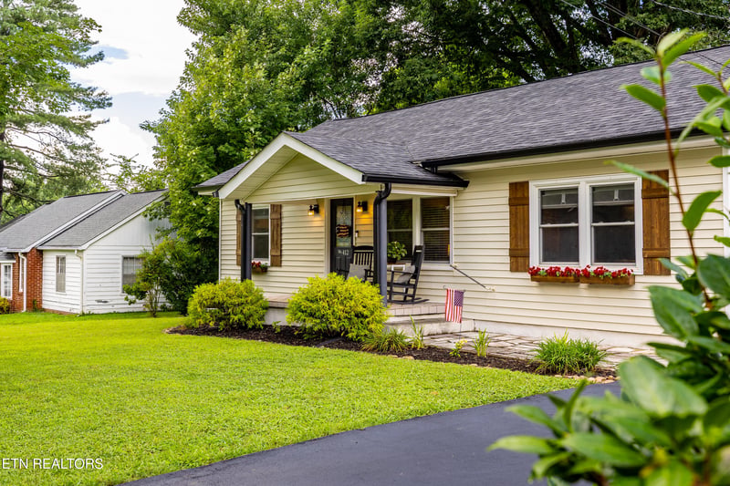 412 Dogwood Dr, Maryville, TN 37804