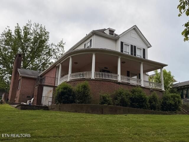 412 E 3rd Ave, Lenoir City, TN 37771