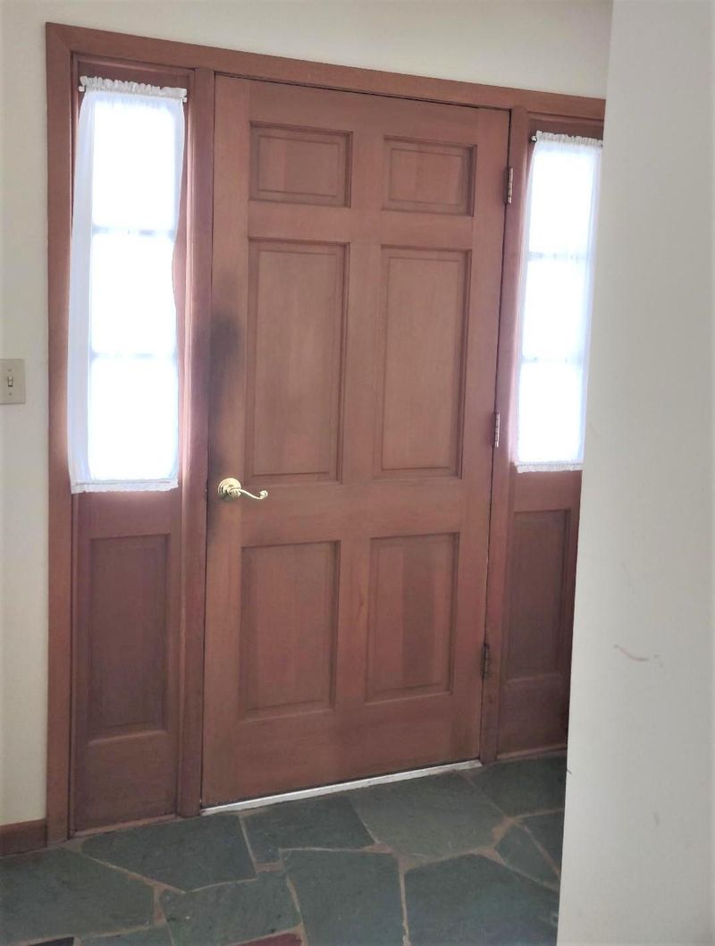 412 Gibbs Ferry Rd, Clinton, TN 37716