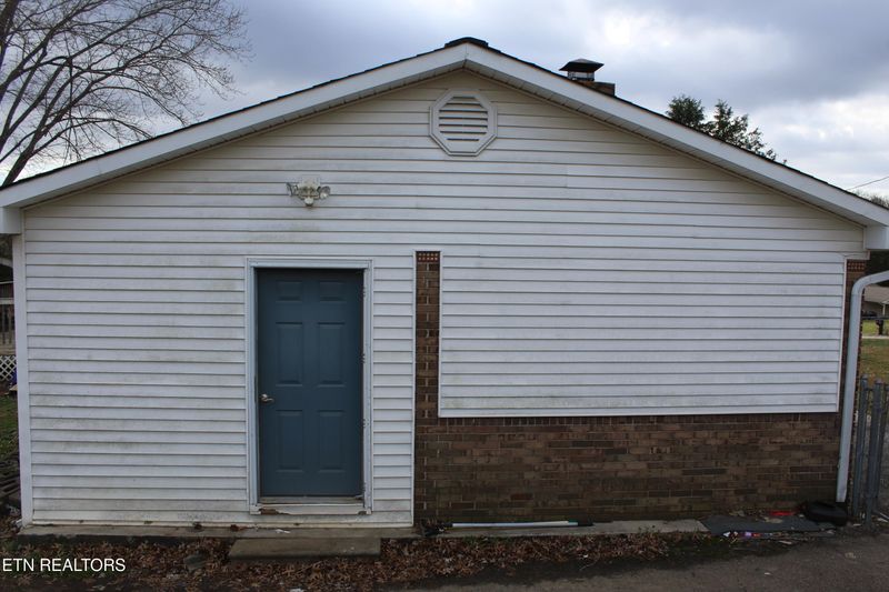 412 Jane Way Ln, Jacksboro, TN 37757