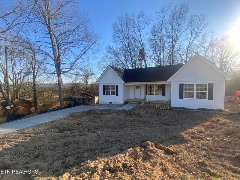 412 Park Ave, Clinton, TN 37716
