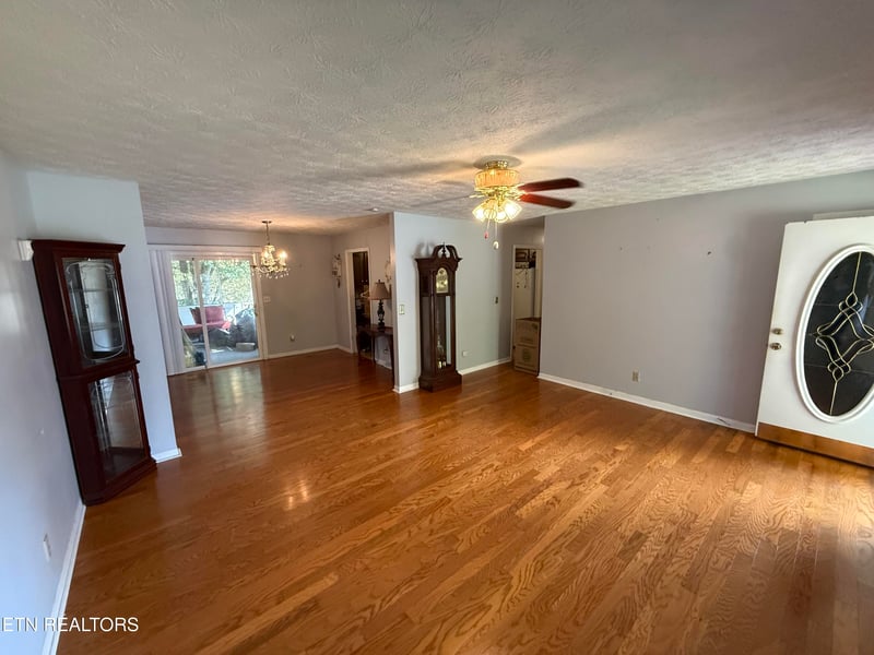 412 S Carter School Rd, Strawberry Plains, TN 37871