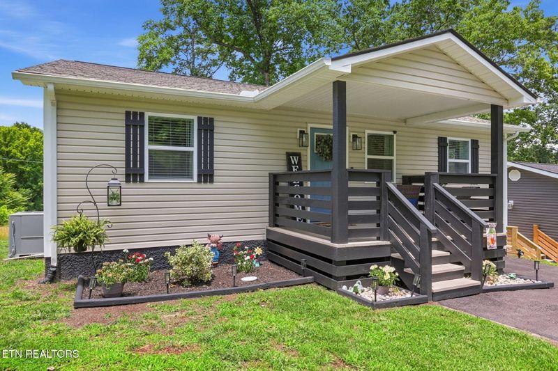 412 W Hemlock St, Lafollette, TN 37766