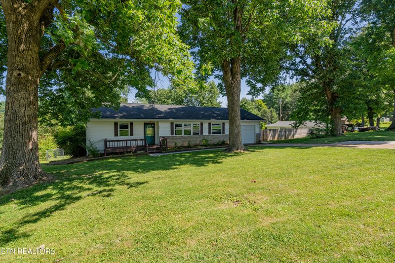 412 Woodland Dr, Clinton, TN 37716