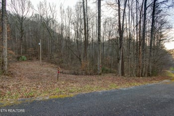 4120 Highland Rd, Cosby, TN 37722