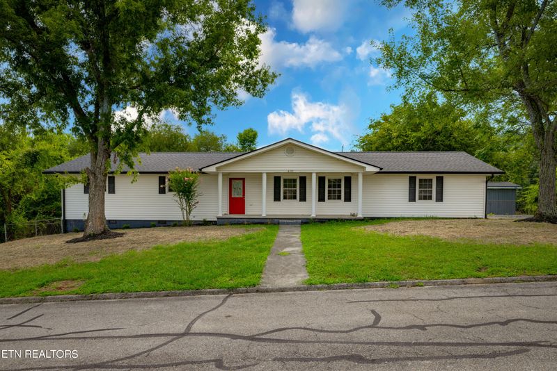 4122 Birchbrook Dr, Rockford, TN 37853