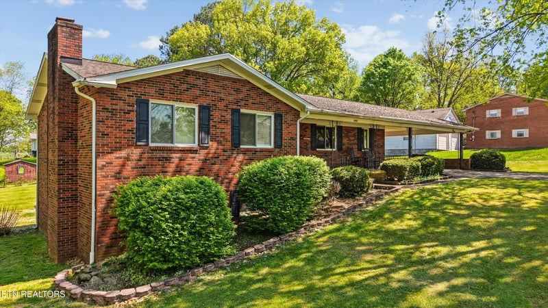 4124 Shaw Dr, Rockford, TN 37853