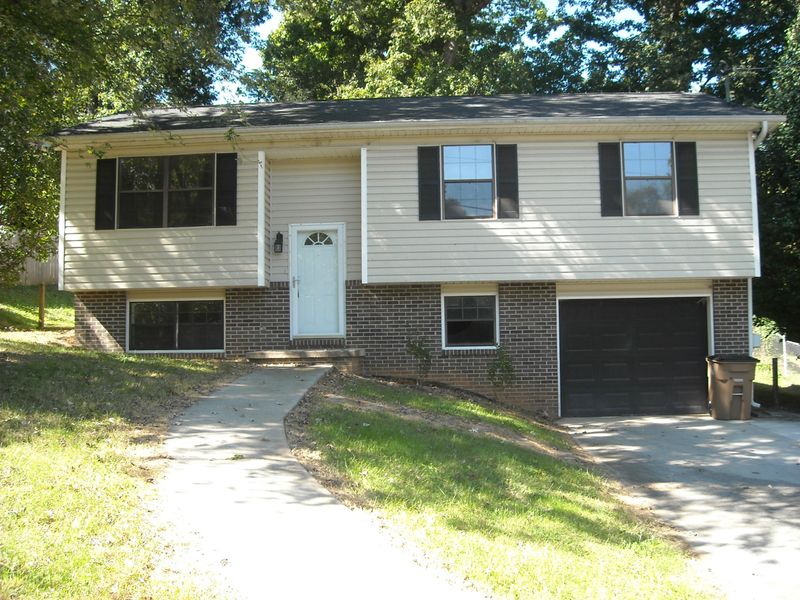 4125 Angola Rd, Knoxville, TN 37921