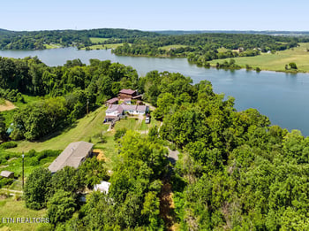 4125 Gravelly Hills Rd, Louisville, TN 37777