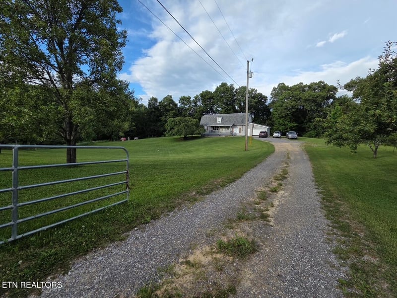 4126 New River Hwy, Briceville, TN 37710