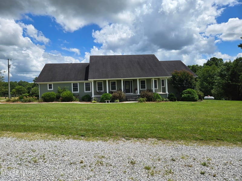 4128 Potato Farm Rd, Crossville, TN 38571
