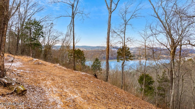 4129 Bear Hollow Loop, Louisville, TN 37777