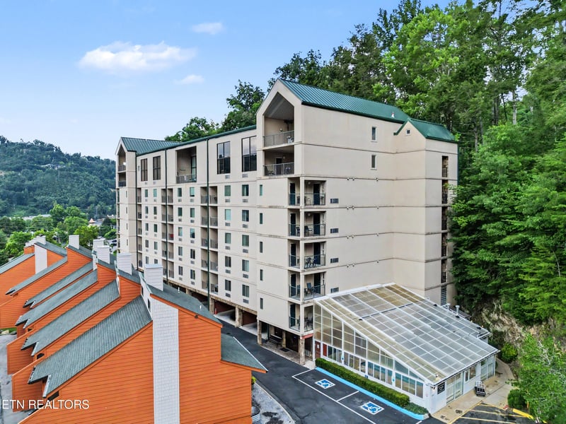 413 Baskins Creek Rd #308, Gatlinburg, TN 37738