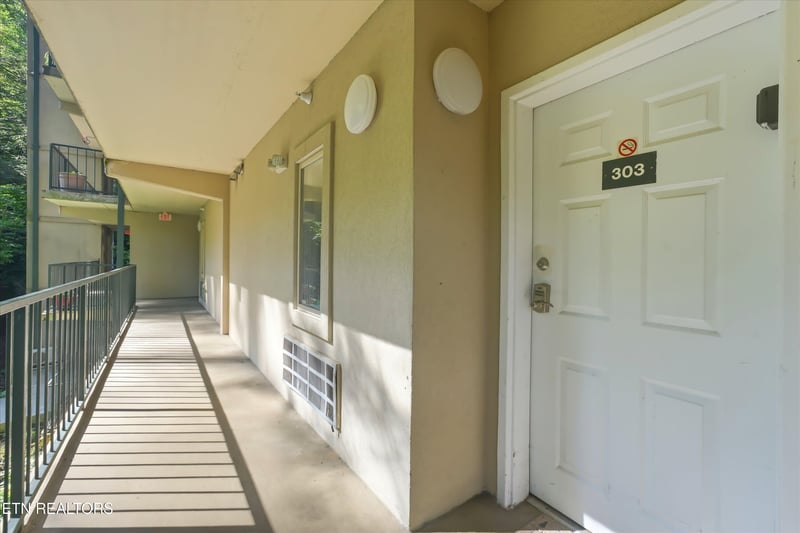 413 Baskins Creek Rd #APT 303, Gatlinburg, TN 37738