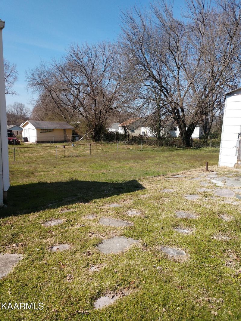 413 Broadview Dr, Knoxville, TN 37912