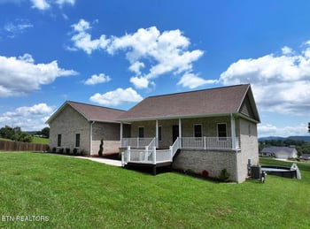 413 Chippewa Ln, Rutledge, TN 37861
