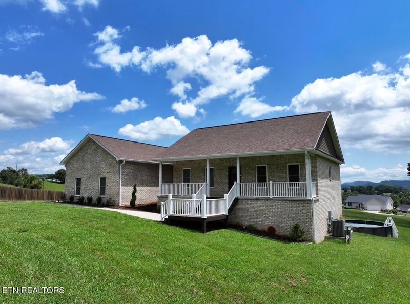 413 Chippewa Ln, Rutledge, TN 37861