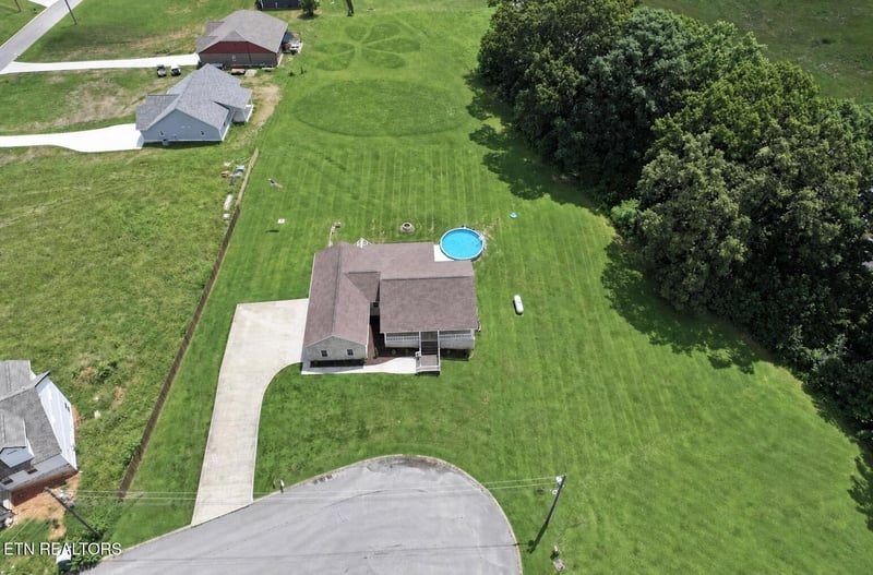 413 Chippewa Ln, Rutledge, TN 37861