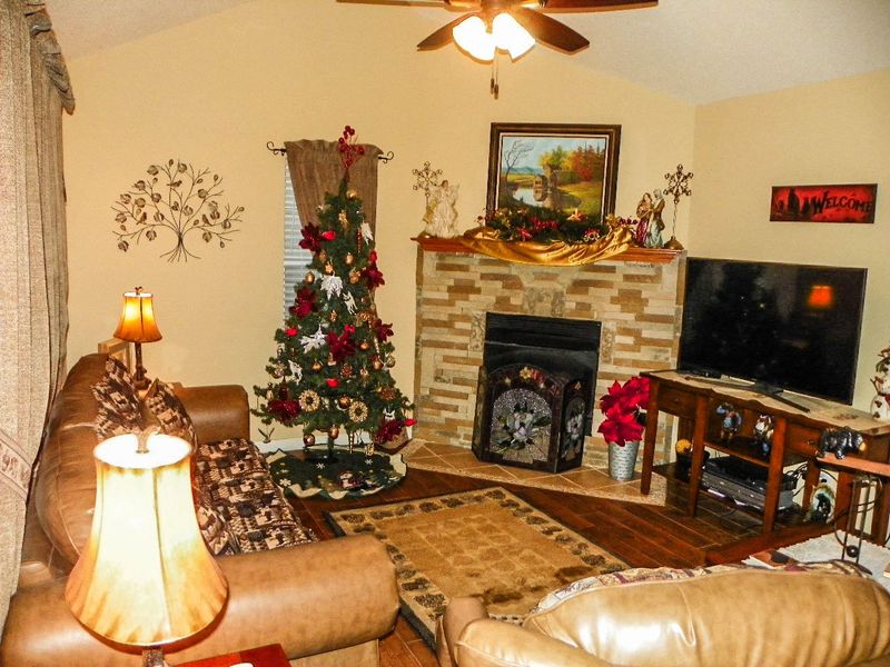 413 Dorminey Dr, Pigeon Forge, TN 37863