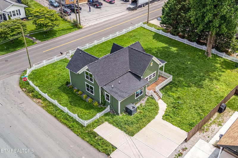 413 E Inskip Dr, Knoxville, TN 37912