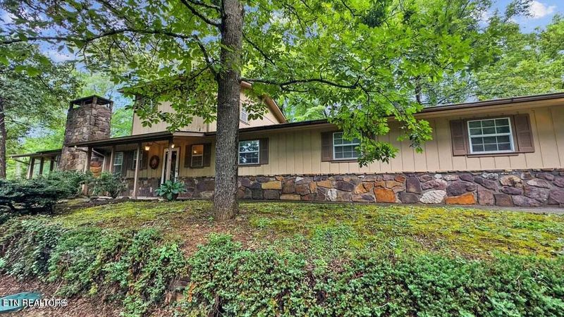 413 Hickory Tree Hollow Rd, Gatlinburg, TN 37738