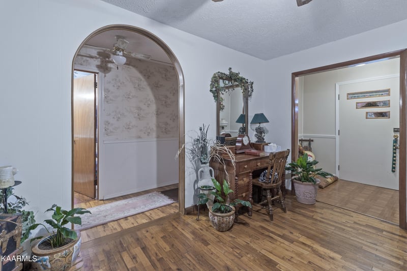 413 Hugh Jones Rd, Sunbright, TN 37872