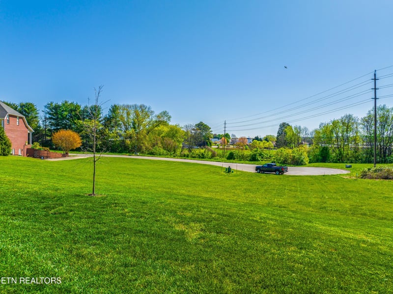 413 Liddington Ln, Morristown, TN 37814