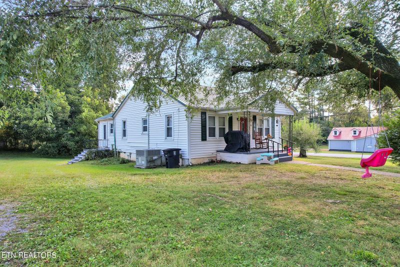 413 Oak St, Athens, TN 37303