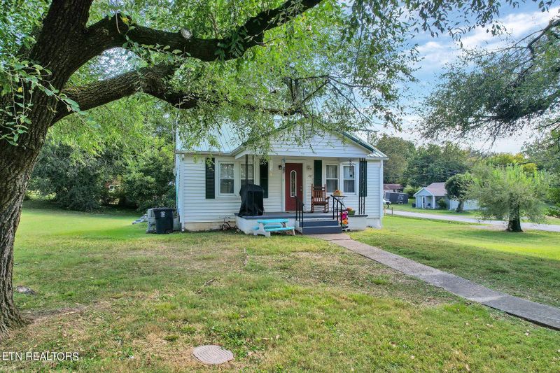 413 Oak St, Athens, TN 37303
